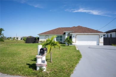 Cape Coral Lakes Area Home For Sale in Cape Coral Florida