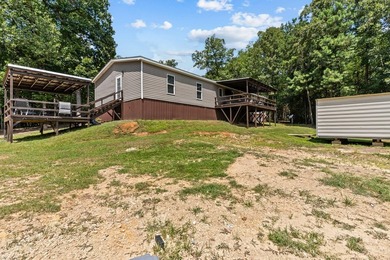 Lakefront living, room to roam, and move-in ready-this 4-bedroom - photo 3