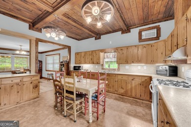 Escape to the peaceful countryside and fall in love with this - photo 2