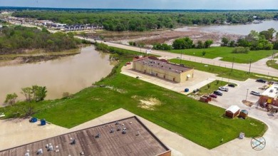 Cedar Creek Lake Commercial Sale Pending in Gun Barrel City Texas