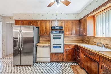 Welcome to 146-15 27th Avenue, a well-maintained and spacious - photo 9