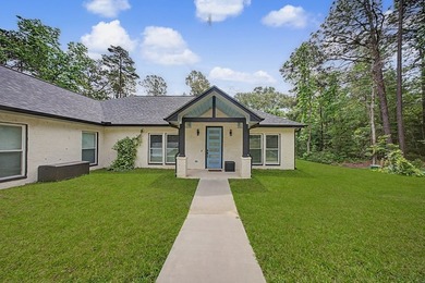 Beautifully designed 3-bedroom, 2.5-bath home backing up to the - photo 3