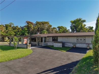 Caloosahatchee River Home For Sale in North Fort Myers Florida