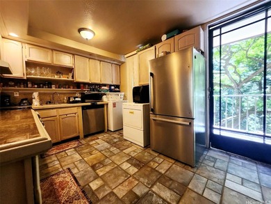 The property at 95-273 Waikalani Dr #D 505, Mililani, HI 96789 - photo 3