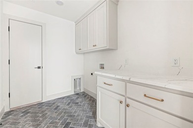 Take a look at this gorgeous new construction near Lake Lomond - photo 11
