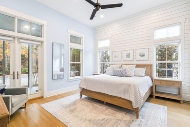 Beautifully maintained 4-bedroom, 4.5-bath home on an oversized - photo 12