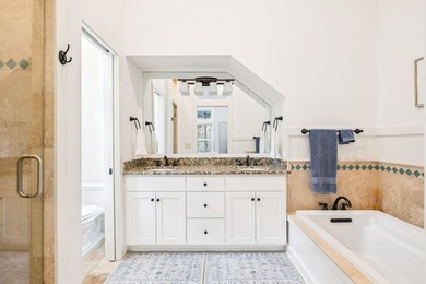 Beautifully maintained 4-bedroom, 4.5-bath home on an oversized - photo 13