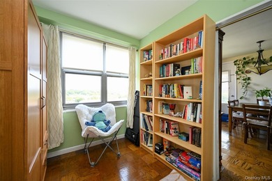 Spacious 2 Bedroom, 2 Bathroom Co-op in Luxury 24-Hour Doorman - photo 13