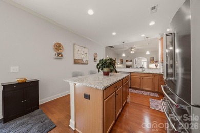 Welcome to this beautifully maintained 3-bedroom, 2.5-bath - photo 15