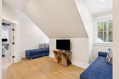 Beautifully maintained 4-bedroom, 4.5-bath home on an oversized - photo 17