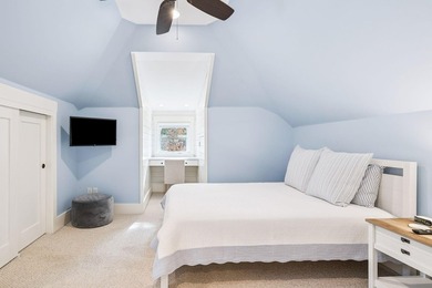 Beautifully maintained 4-bedroom, 4.5-bath home on an oversized - photo 21