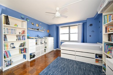 Spacious 2 Bedroom, 2 Bathroom Co-op in Luxury 24-Hour Doorman - photo 23