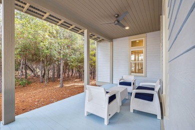 Beautifully maintained 4-bedroom, 4.5-bath home on an oversized - photo 24
