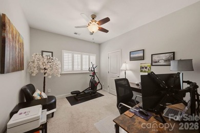 Welcome to this beautifully maintained 3-bedroom, 2.5-bath - photo 27