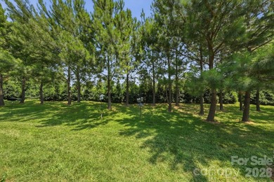 Welcome to this beautifully maintained 3-bedroom, 2.5-bath - photo 35