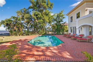This exceptional 3 Bedroom + Den, 2.5 Bath riverfront residence - photo 38
