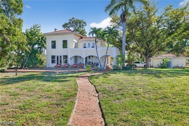This exceptional 3 Bedroom + Den, 2.5 Bath riverfront residence - photo 41