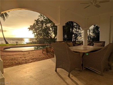 This exceptional 3 Bedroom + Den, 2.5 Bath riverfront residence - photo 47