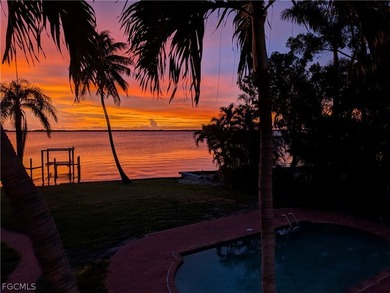 This exceptional 3 Bedroom + Den, 2.5 Bath riverfront residence - photo 49