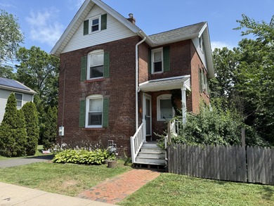 (private lake, pond, coastal) Home Sale Pending in Windsor Connecticut