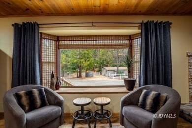 Cedar Stone Lodge is a stunning, furnished luxury retreat - photo 14