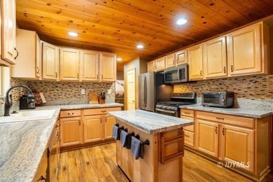 Cedar Stone Lodge is a stunning, furnished luxury retreat - photo 17