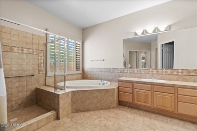 Step into a lifestyle where comfort, privacy, and Arizona beauty - photo 10