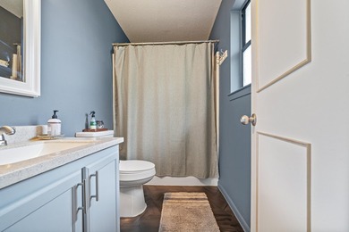 Beautiful corner-lot home located in a quiet, well-established - photo 23
