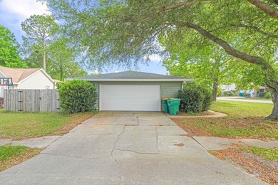 Beautiful corner-lot home located in a quiet, well-established - photo 24