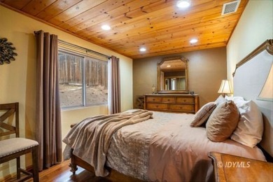 Cedar Stone Lodge is a stunning, furnished luxury retreat - photo 24