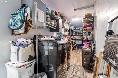 This 3 bedroom 2 bathroom 2,307 sqft home sits on a 1.56-acre - photo 24