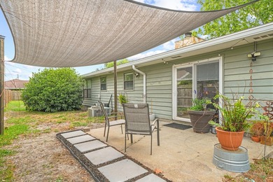 Beautiful corner-lot home located in a quiet, well-established - photo 27