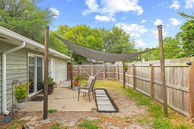 Beautiful corner-lot home located in a quiet, well-established - photo 29