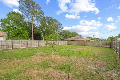 Beautiful corner-lot home located in a quiet, well-established - photo 30