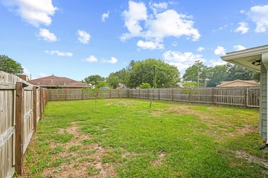Beautiful corner-lot home located in a quiet, well-established - photo 32