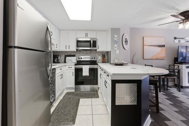 Live Where Others Vacation! Welcome to your fully furnished - photo 3