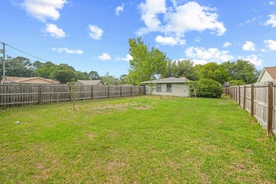 Beautiful corner-lot home located in a quiet, well-established - photo 33