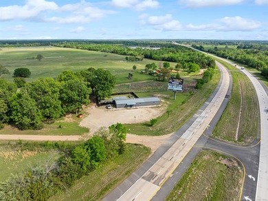 Positioned for visibility, access, and opportunity, Lula Pearl's - photo 2