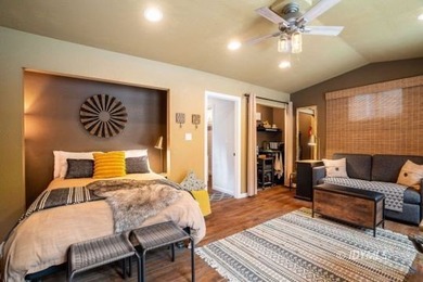 Cedar Stone Lodge is a stunning, furnished luxury retreat - photo 43