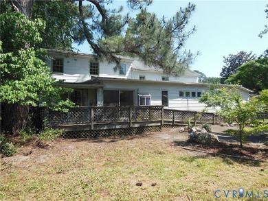 Welcome to 8218 Overbury Road in the Chamberlayne Hills - photo 4