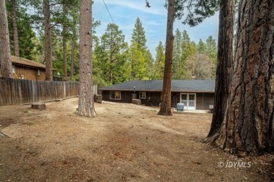 Cedar Stone Lodge is a stunning, furnished luxury retreat - photo 44