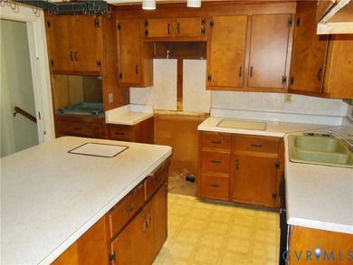 Welcome to 8218 Overbury Road in the Chamberlayne Hills - photo 7