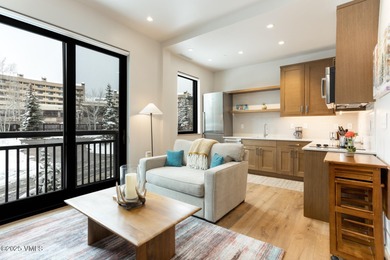 Discover this exceptional opportunity to own a one-bedroom - photo 4