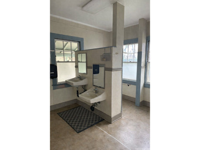 Located in the heart of Kaimuki, 3513 Harding Ave. presents a - photo 4