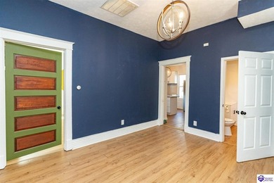 Looking for an amazing home with attention to detail everywhere? - photo 18
