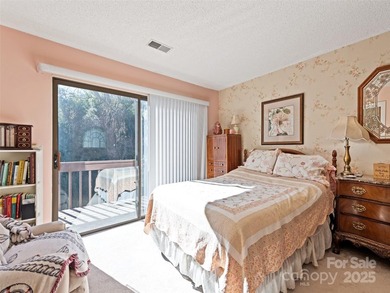 Spacious Townhome with detached 2 car garage. Open kitchen / - photo 23