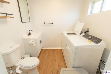 Looking for an amazing home with attention to detail everywhere? - photo 26