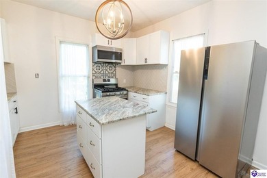 Looking for an amazing home with attention to detail everywhere? - photo 27