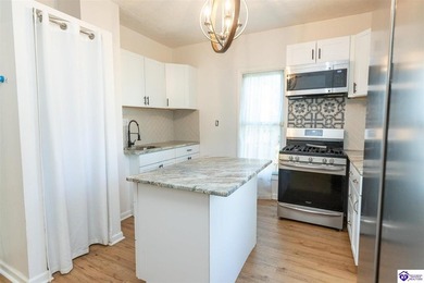 Looking for an amazing home with attention to detail everywhere? - photo 29