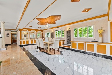 Experience refined island living in this expansive 6 bdrm, 7.5 - photo 4